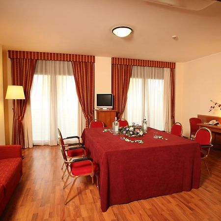 Hotel Executive Meeting & Events Udine Eksteriør bilde