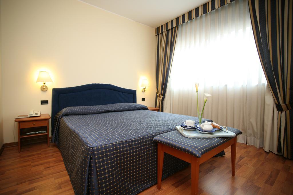 Hotel Executive Meeting & Events Udine Eksteriør bilde