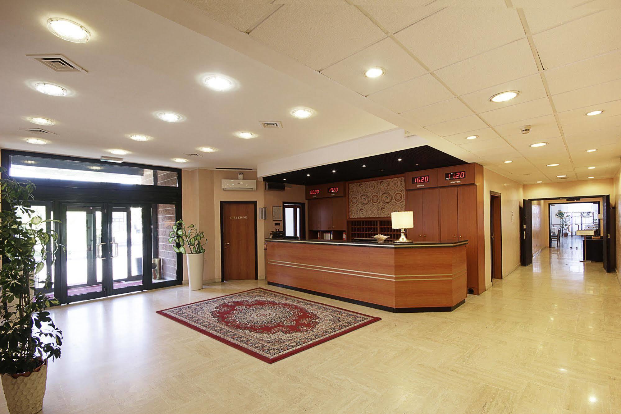Hotel Executive Meeting & Events Udine Eksteriør bilde