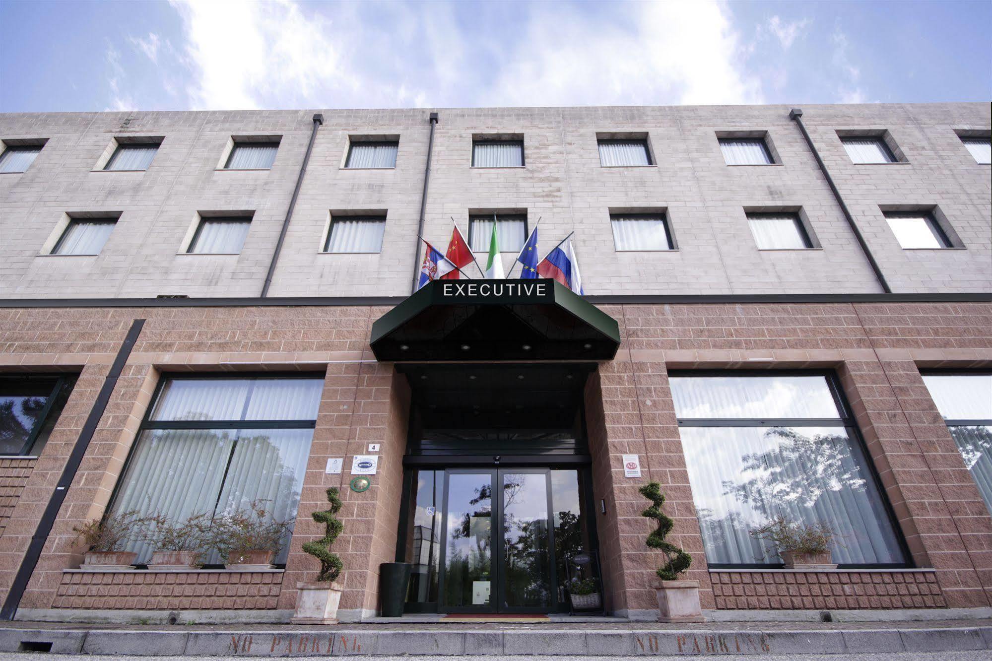 Hotel Executive Meeting & Events Udine Eksteriør bilde
