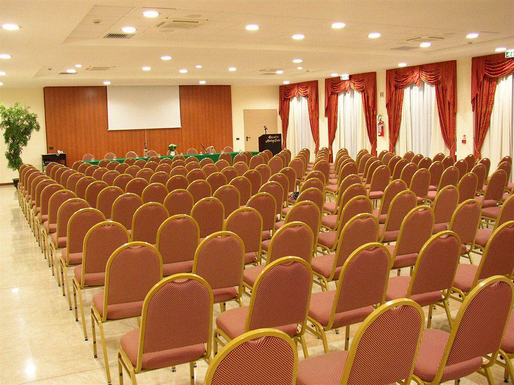 Hotel Executive Meeting & Events Udine Eksteriør bilde